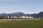 lokomotion-9/654484/189-917--193-777-mit 189 917 & 193 777 mit einem 'KLV' aus Salzburg kommend am 23. April 2019 bei Bernau am Chiemsee.