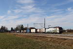 lokomotion-9/686718/193-773-150-jahre-brennereisenbahn-war 193 773 '150 Jahre Brennereisenbahn' war am 16. Januar 2020 mit einem 'KLV' bei bersee am Chiemsee in Richtung Salzburg unterwegs. 