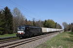 lokomotion-9/733410/193-662-mit-einem-containerzug-aus 193 662 mit einem Containerzug aus Mnchen kommend am 21. April 2021 bei Brannenburg im Inntal.