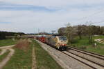 lokomotion-9/734812/193-777-war-am-4-mai 193 777 war am 4. Mai 2021 bei Grabensttt mit einem Autozug in Richtung Freilassing unterwegs.