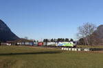 lokomotion-9/766614/193-774-und-193-773-waren 193 774 und 193 773 waren am 9. Februar 2022 bei Niederaudorf im Inntal in Richtung Brenner unterwegs.