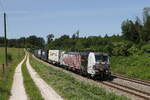 lokomotion-9/783211/193-775-mit-einem-klv-aus 193 775 mit einem 'KLV' aus München kommend am 18. Juni 2022 bei Grabenstätt im Chiemgau.