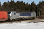 Metrans/765323/383-406-auf-dem-weg-nach 383 406 auf dem Weg nach Salzburg am 27. Januar 2022 bei Grabensttt.