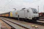 185 681-4 von  PCT -Altmann  steht am 12. November 2012 abfahrbereit im Bahnhof von Landshut.