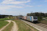 185 864 von  Railpool  ist derzeit fr  TX Logistik  im Einsatz. Aufgenommen am 12. April 2020 bei Grabensttt im Chiemgau.