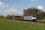 Railpool/734366/186-257-mit-einem-schrottzug-aus 186 257 mit einem 'Schrottzug' aus Mnchen kommend am 21. April 2021 bei Vogl.