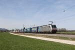 Railpool/772193/186-288-mit-dem-walter-klv-aus 186 288 mit dem 'WALTER-KLV' aus Mnchen kommend am 12. April 2022 bei bersee am Chiemsee.