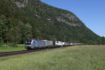 BR 193/852975/193-130-mit-einem-klv-auf 193 130 mit einem 'KLV' auf dem Weg nach Innsbruck, Aufgenommen am 14. Mai 2024 bei Niederaudorf.