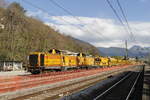 br-270/551081/270-208-und-270-056-standen 270 208 und 270 056 standen am 7. April 2017 mit einem Bauzug im Bahnhof von Brixen/Sdtirol.