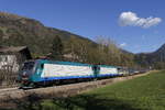 BR E 412/552022/412-004-und-412-xxx-mit 412 004 und 412 xxx mit einem KLV am 8. April 2017 bei Freienfeld/Campo di Trens.