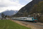 464 041 mit einem Regionalzug vom Brenner kommend. Aufgenommen am 7. April 2017 bei Freienfeld/Campo di Trens.