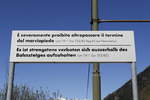 sonstige/550356/hinweisschild-im-bahnhof-von-freienfeld-campo Hinweisschild im Bahnhof von 'Freienfeld/ Campo di Trens' in Sdtirol am 8. April 2017 aufgenommen.