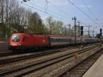 1016 001-8 war am 12. April 2014 auf dem Weg von Mnchen nach Salzburg. Aufgenommen im Bahnhof von Zorneding.