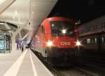 1016 018-2 steht am 3. Januar 2013 abfahrbereit im Salzburger Hauptbahnhof.