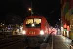 1016 022-4 im nächtlichen Salzburger Hauptbahnhof. Aufgenommen am 3. Januar 2013.