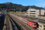 1116 028-2 beim Halt am 21. Oktober 2012 im Bahnhof von Kufstein/Tirol.