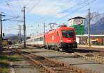 1116 035-7 bei der Ausfahrt aus dem Bahnhof von St. Johann in Tirol am 20. Oktober 2013.