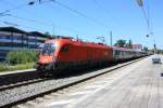 1116 050 am 5. August 2013 im Bahnhof von Prien am Chiemsee.