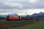 1116 120-7 am 2. Januar 2013 mit einem Gterzug aus Salzburg kommend in Weisham.