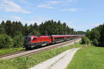 br-1116/709525/1116-214-aus-salzburg-kommend-am 1116 214 aus Salzburg kommend am 1. Juli 2020 bei Grabenstätt im Chiemgau.
