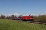 br-1116/733682/1116-104-mit-einem-klv-aus 1116 104 mit einem 'KLV' aus Mnchen kommend am 21. April 2021 bei Brannenburg im Inntal.