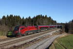 1116 216 war am 31. Dezember 2021 bei Grabensttt im Chiemgau in Richtung Mnchen unterwegs.