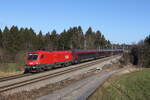 1116 150 war vor einem aus Salzburg kommendem  Railjet  im Einsatz. Aufgenommen am 19. Januar 2022 bei Grabensttt im Chiemgau.