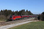 br-1116/802898/1116-246-aus-salzburg-kommend-am 1116 246 aus Salzburg kommend am 8. Februar 2023 bei Sossau im Chiemgau.