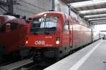 br-1216/174125/1216-019-kurz-nach-der-einfahrt 1216 019 kurz nach der Einfahrt in den Mnchner Hauptbahnhof am 24. April 2011.