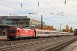 1216 011-7 am 21. Oktober 2013 auf dem Weg zum Mnchner Hauptbahnhof. Aufgenommen in Mnchen-Heimeranplatz.