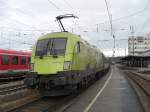 1116 033-0 am Zugende des EC 113 am 6. Dezember 2009 im Bahnhof von
Traunstein.