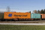 containertragwagen/636708/4557-051-sgns-mit-einem-hapag 4557 051 (Sgns) mit einem 'Hapag Lloyd-Container' am 10. November 2018 bei Grabensttt.