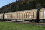 schiebewandwagen/733078/2740-054-habbiins-von-rca-am 2740 054 (Habbiins) von 'RCA' am 21. April bei Niederaudorf im Inntal.