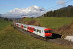 br-80-73/832402/80-73-217-6-zog-einen-regionalzug 80 73 217-6 zog einen Regionalzug am 23. November 2023 bei Fieberbrunn in Richtung Hochfilzen.
