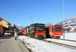 Begegnungsverkehr der  Zillertal-Bahn  am 10. Februar 2013 im Bahnhof von
 Fgen-Hart .