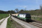 193 752 war am 15. April 2020 mit einem Kesselwagenzug bei Grabensttt in Richtung Salzburg unterwegs.