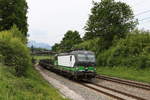 european-locomitve-leasing/699751/193-239-mit-einem-flachenwagenzug-aus 193 239 mit einem Flachenwagenzug aus Mnchen kommend am 22. Mai 2020 bei Grabensttt.