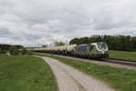 193 218 mit einem Kesselwagenzug auf dem Weg nach Freilassing. Aufgenommen am 4. Mai 2020 bei Grabensttt im Chiemgau.