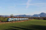 4010 028 die  Klima-Westbahn  auf dem Weg nach Salzburg am 6. Januar 2023 bei Niederstra.