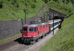br-re-44-ii/500139/re-44-ii-11181-durchfuhr-am Re 4/4 II 11181 durchfuhr am 25. Mai 2016 den 'Meienkreuz-Tunnel' in Richtung Gotthard. Aufgenommen am 25. Mai 2016.