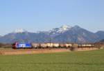 482 041-1 mit einem Kesselwagenzug aus Salzburg kommend am 30. Mrz 2014 bei Weisham.