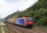 br-re-482/478478/482-006-4-durchfaehrt-am-21-august 482 006-4 durchfhrt am 21. August 2014 den Bahnhof von Kaub im Rheintal.