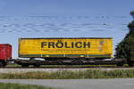 4956 564 (Sdqqmrss) mit einem Auflieger der Firma Frhlich am 12. August 2108 bei bersee.