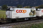 Lb 7863 mit einem Container der Firma  COOP  am 20. Oktober 2020 bei Bonaduz.