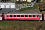 rhaetische-bahn-2/754676/b-2424-im-bahnhof-von-ardez B 2424 im Bahnhof von Ardez am 24. Oktober 2021.
