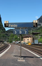 Bahnsteigschild von Faido am 24. Mai 2016.