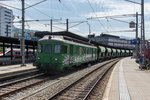 576 049-1 mit einem Schotterzug am 27. Mai 2016 im Bahnhof von Zug.