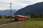 Albula-Gliederzug  Alvra  mit dem Steuerwagen 57805 war am 20. Oktober 2020 bei Bonaduz nach Chur unterwegs.