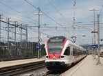 RABe 523 005 bei der Einfahrt in den Bahnhof von Zug am 27. Mai 2016.