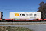 4993 074 (Sdggmrs) mit einem Auflieger von  Sarp Intermodal  am 15. Mrz 2020 bei bersee.